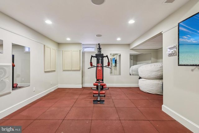 22 HALLETT DR, Pennington, NJ 08534