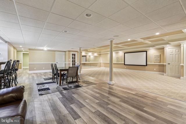 22 HALLETT DR, Pennington, NJ 08534