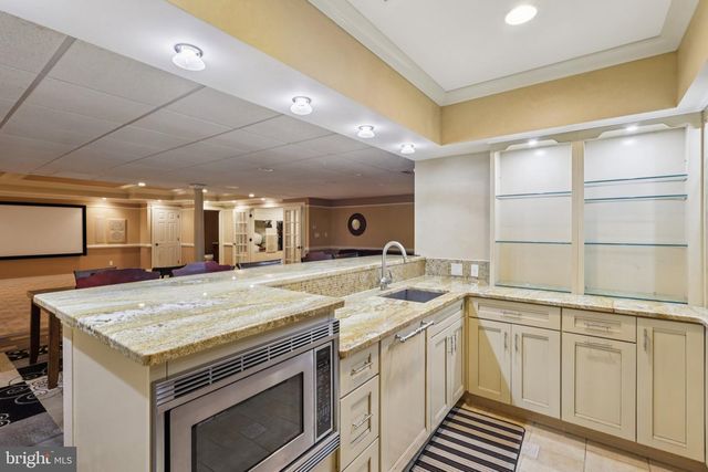 22 HALLETT DR, Pennington, NJ 08534