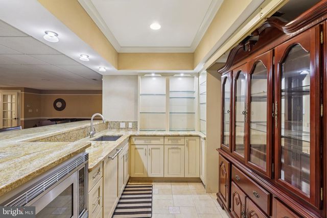 22 HALLETT DR, Pennington, NJ 08534