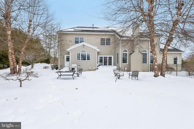 22 HALLETT DR, Pennington, NJ 08534