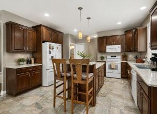 45654 Lookout Drive, Macomb, MI 48044