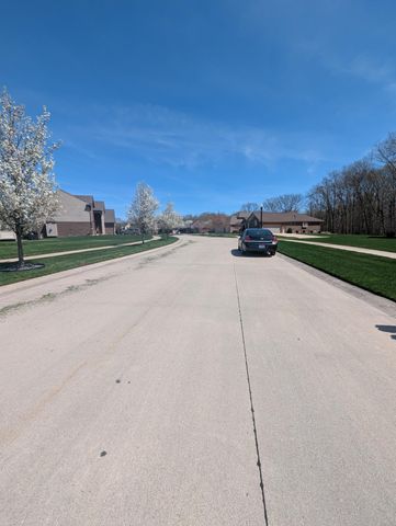 45654 Lookout Drive, Macomb, MI 48044