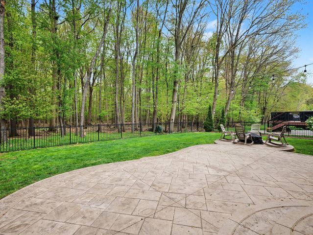 45654 Lookout Drive, Macomb, MI 48044