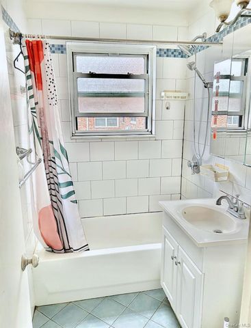 150-71 70rd 9A, Flushing, NY 11367