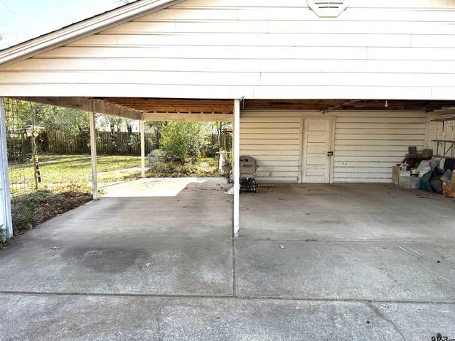 300 S Beech, Winnsboro, TX 75494