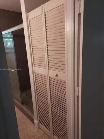 6969 SW 82nd Ct main, Miami, FL 33143