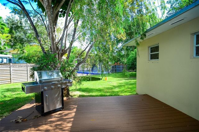 6969 SW 82nd Ct main, Miami, FL 33143