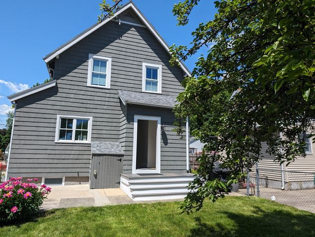 25 Spring St, Medford, MA 02155