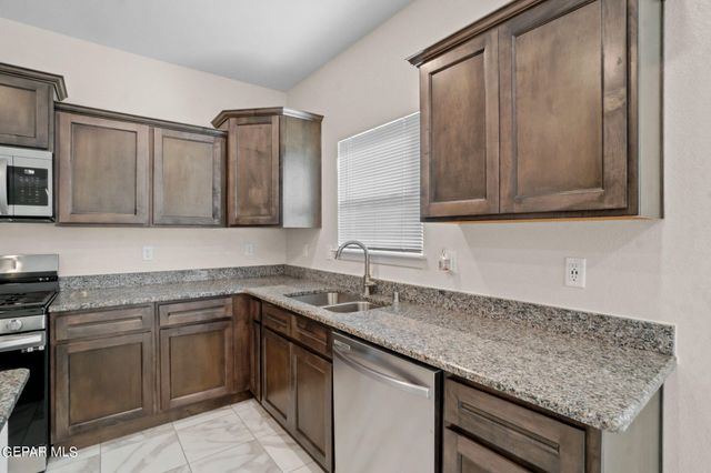 11506 Summer Drive, Socorro, TX 79927