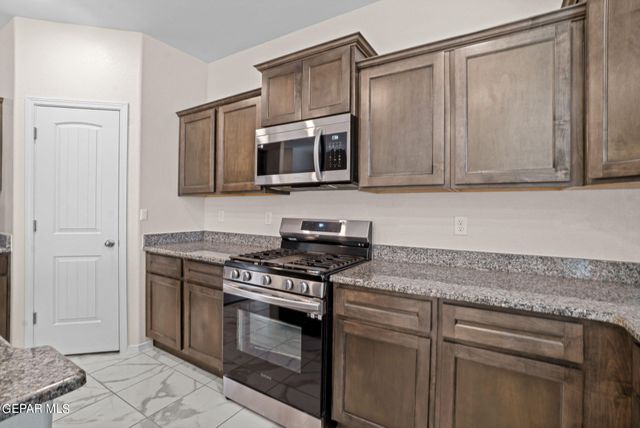 11506 Summer Drive, Socorro, TX 79927