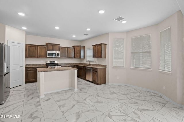 11506 Summer Drive, Socorro, TX 79927