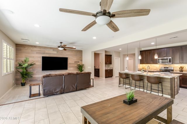3011 E QUENTON Street, Mesa, AZ 85213