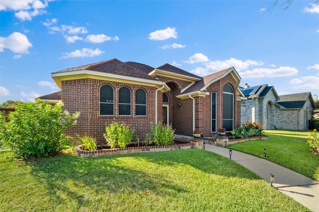 2121 Walden Place, Mesquite, TX 75181