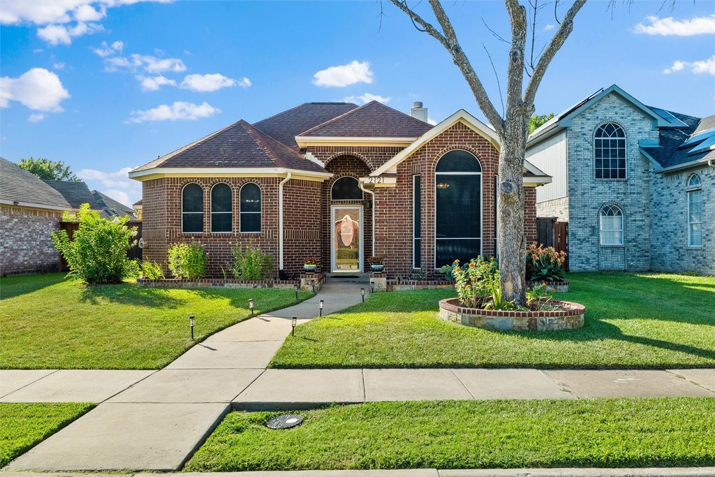 2121 Walden Place, Mesquite, TX 75181