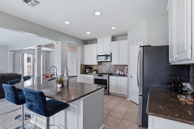 908 Lake Hollow Drive, Little Elm, TX 75068