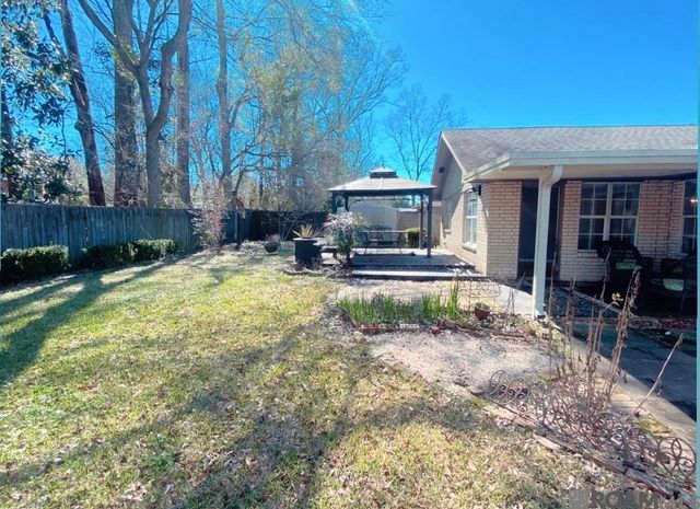 1320 Briarrose Dr, Baton Rouge, LA 70810