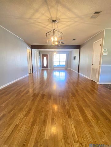 1320 Briarrose Dr, Baton Rouge, LA 70810