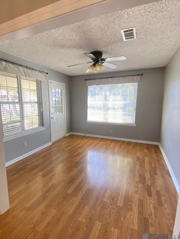 1320 Briarrose Dr, Baton Rouge, LA 70810