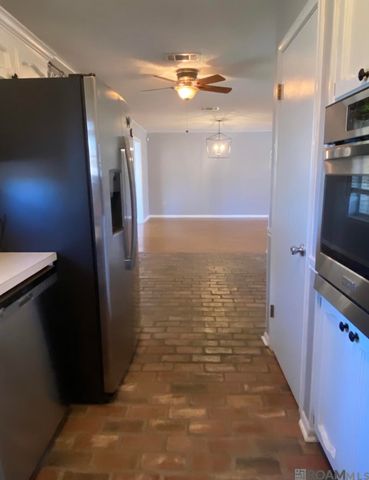 1320 Briarrose Dr, Baton Rouge, LA 70810