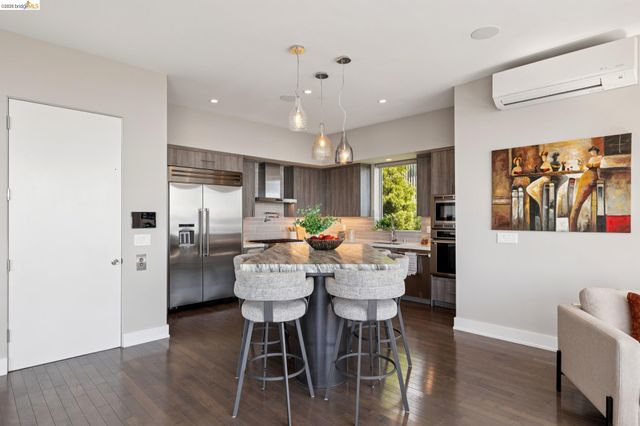 25 Diablo Dr, Oakland, CA 94611