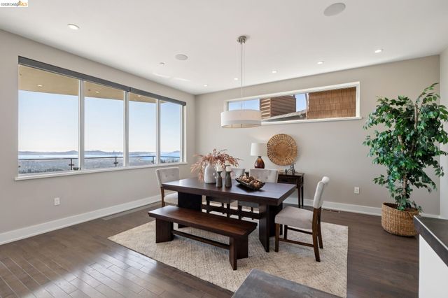 25 Diablo Dr, Oakland, CA 94611