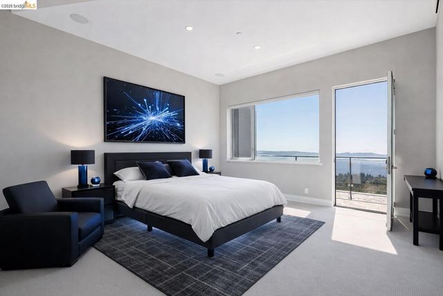 25 Diablo Dr, Oakland, CA 94611