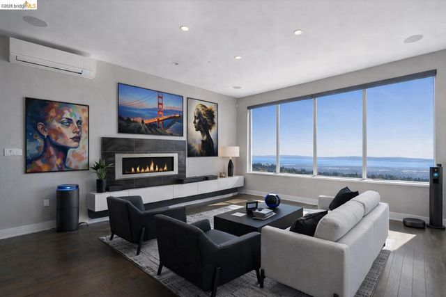 25 Diablo Dr, Oakland, CA 94611