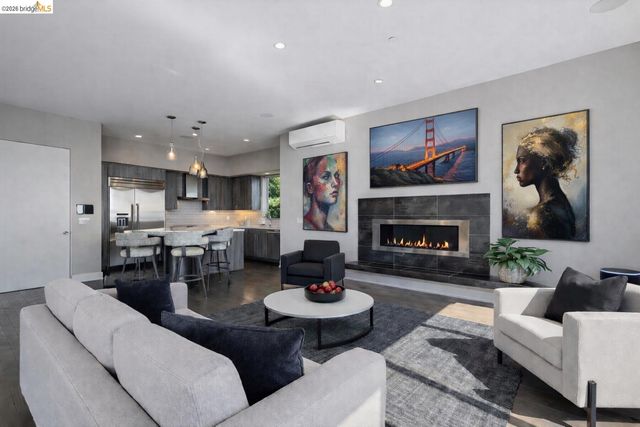 25 Diablo Dr, Oakland, CA 94611