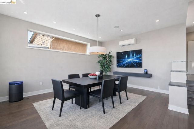 25 Diablo Dr, Oakland, CA 94611