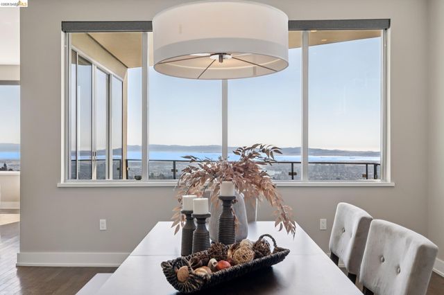 25 Diablo Dr, Oakland, CA 94611
