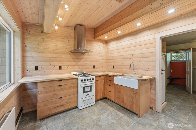 177 Salmonberry Lane, Lopez Island, WA 98261