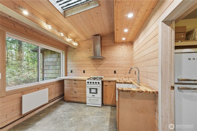 177 Salmonberry Lane, Lopez Island, WA 98261