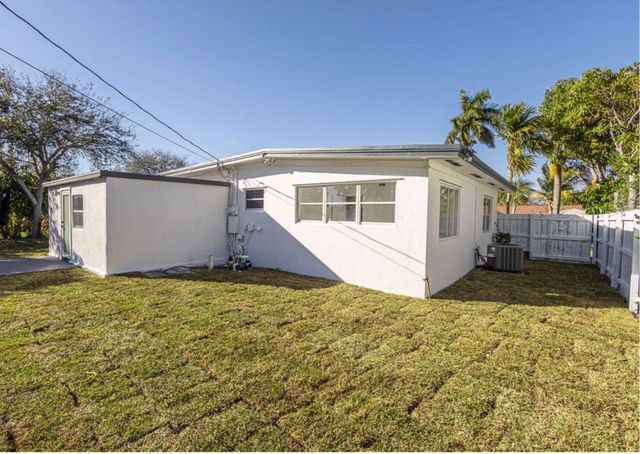 430 E Ilex Drive, Lake Park, FL 33403