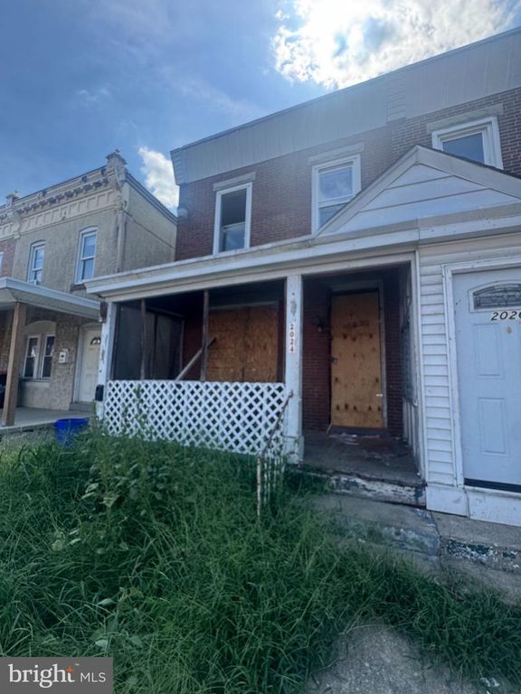 2024 EDGMONT AVE, CHESTER, PA 19013 — exterior