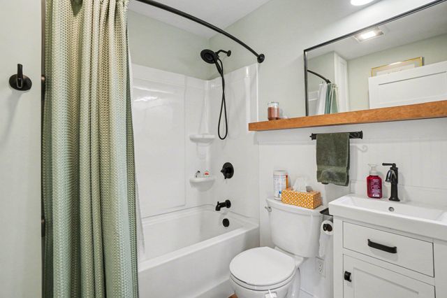 2424 Cardinal Lane, Holland, MI 49424