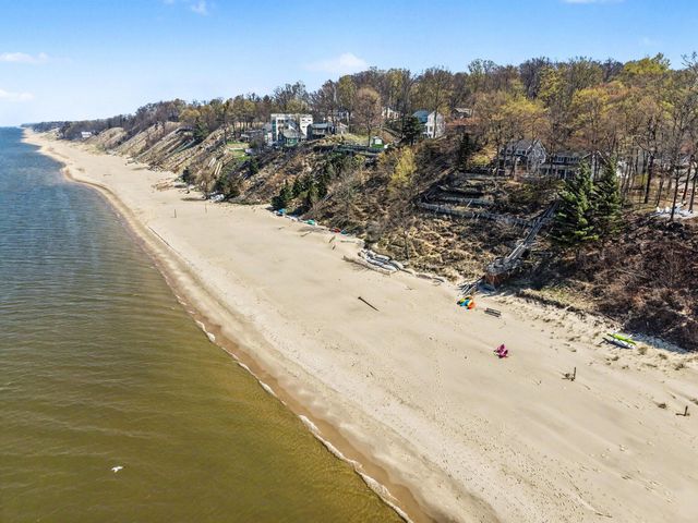 2424 Cardinal Lane, Holland, MI 49424