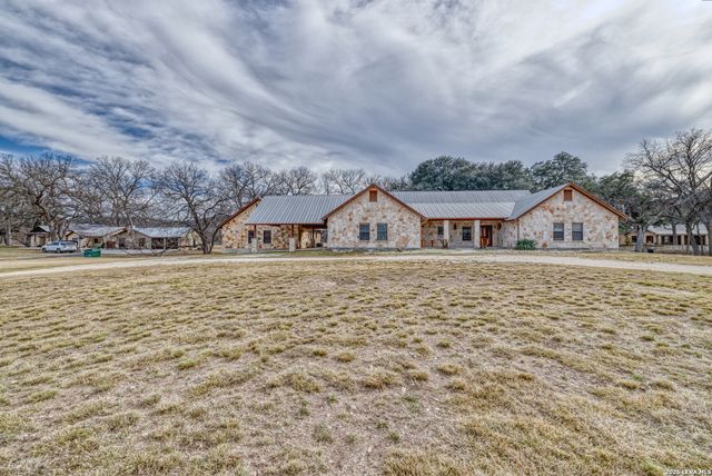 498 Camino Del Rancho, Concan, TX 78838