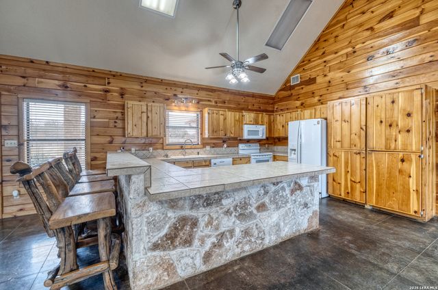 498 Camino Del Rancho, Concan, TX 78838