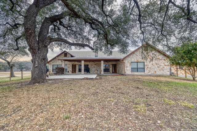 498 Camino Del Rancho, Concan, TX 78838