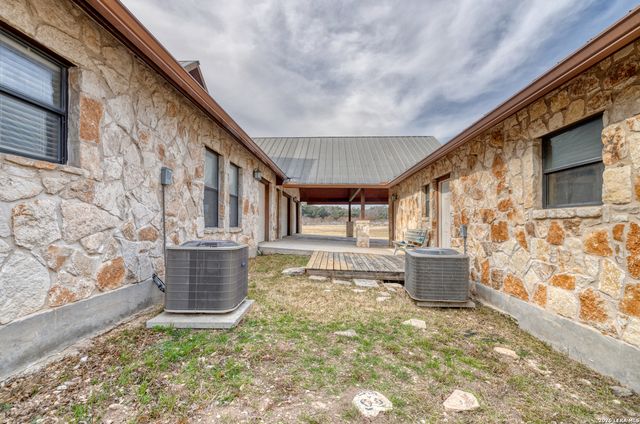 498 Camino Del Rancho, Concan, TX 78838