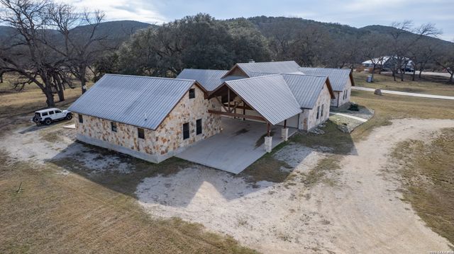 498 Camino Del Rancho, Concan, TX 78838