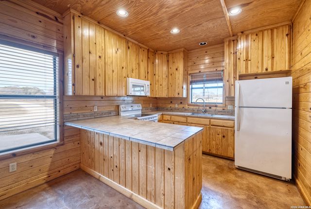 498 Camino Del Rancho, Concan, TX 78838