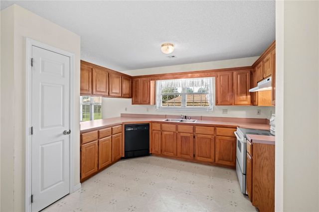 591 Bloomfield Street, Gentry, AR 72734