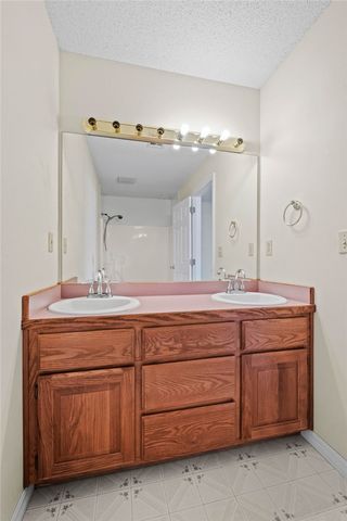 591 Bloomfield Street, Gentry, AR 72734