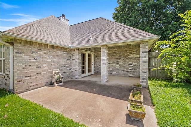 591 Bloomfield Street, Gentry, AR 72734