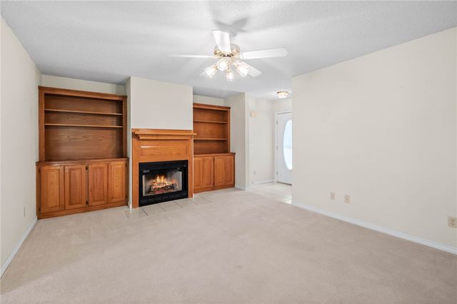 591 Bloomfield Street, Gentry, AR 72734