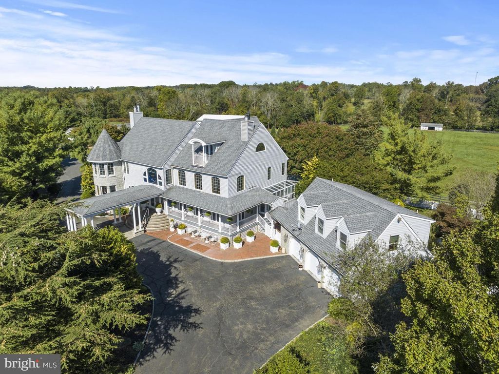 18 SCHOOL HOUSE RD, CREAM RIDGE, NJ 08514 — exterior