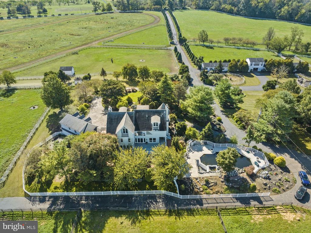 18 SCHOOL HOUSE RD, CREAM RIDGE, NJ 08514 — photo 2