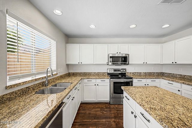 6509 W RED FOX Road, Phoenix, AZ 85083